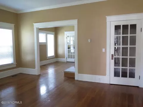 314 E Johnson St, Clinton, NC 28328 photo 8