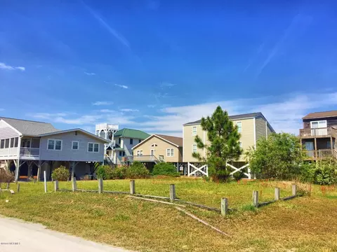 425 3rd St, Sunset Beach, NC 28468 photo 1