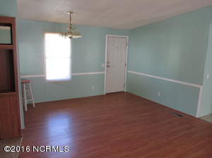 226 N Pigott Rd, Gloucester, NC 28528 photo 4