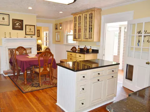 206 S Railroad St, Atkinson, NC 28421 photo 5
