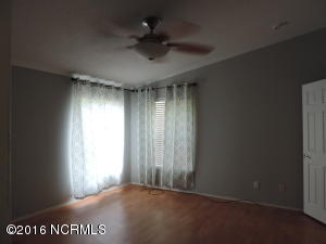 209 Harveys Ln, Hampstead, NC 28443 photo 10