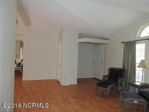 209 Harveys Ln, Hampstead, NC 28443 photo 12
