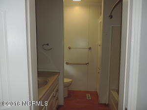 209 Harveys Ln, Hampstead, NC 28443 photo 14