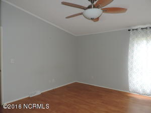 209 Harveys Ln, Hampstead, NC 28443 photo 18