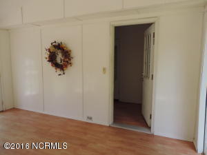 209 Harveys Ln, Hampstead, NC 28443 photo 30