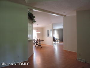 209 Harveys Ln, Hampstead, NC 28443 photo 9
