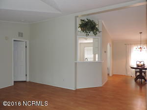 209 Harveys Ln, Hampstead, NC 28443 photo 6