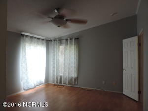209 Harveys Ln, Hampstead, NC 28443 photo 11