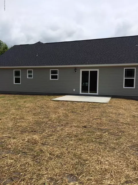494 Hickory Point Rd, Hampstead, NC 28443 photo 4