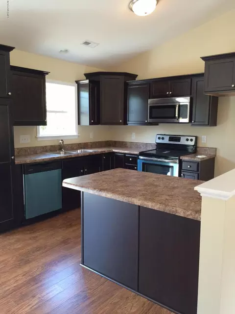 494 Hickory Point Rd, Hampstead, NC 28443 photo 5