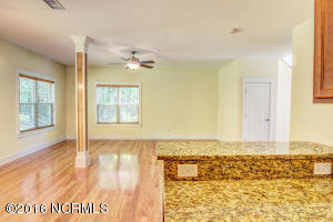 104 Emerson Ct, Hampstead, NC 28443 photo 7
