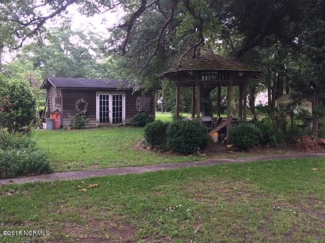 502 E 3rd Ave, Chadbourn, NC 28431 photo 6