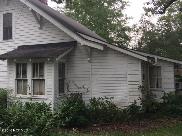 502 E 3rd Ave, Chadbourn, NC 28431 photo 5