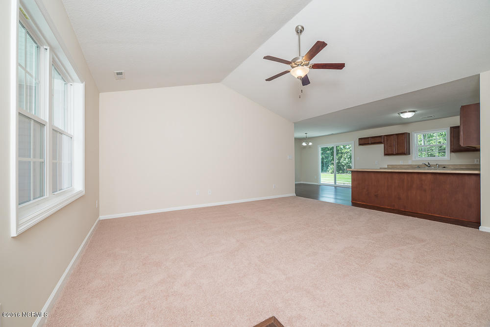 147 Queens Haven Rd, Hubert, NC 28539 photo 6