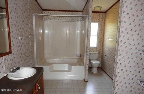 105 Larch Ct, Hubert, NC 28539 photo 9
