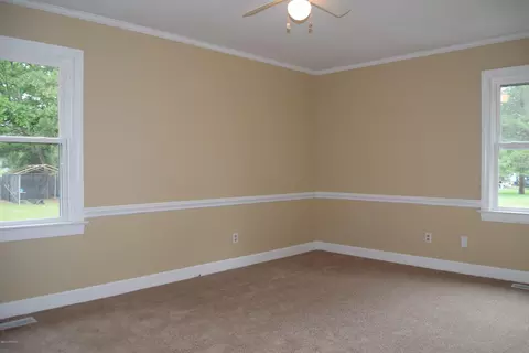201 Avalon Ln, Greenville, NC 27858 photo 9