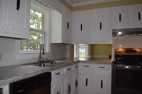 201 Avalon Ln, Greenville, NC 27858 photo 6