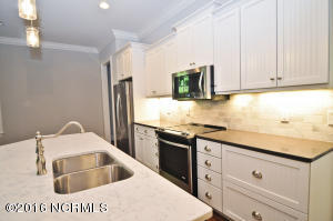 647 Belhaven Dr, Wilmington, NC 28411 photo 8