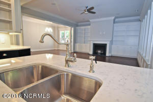 647 Belhaven Dr, Wilmington, NC 28411 photo 9