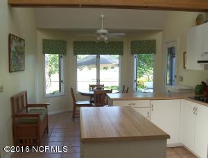 107 Bogey Ct, Hampstead, NC 28443 photo 4