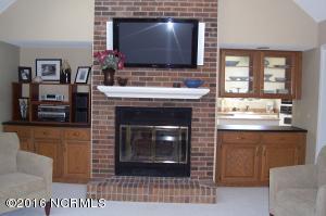 107 Bogey Ct, Hampstead, NC 28443 photo 3