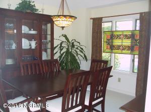 107 Bogey Ct, Hampstead, NC 28443 photo 6