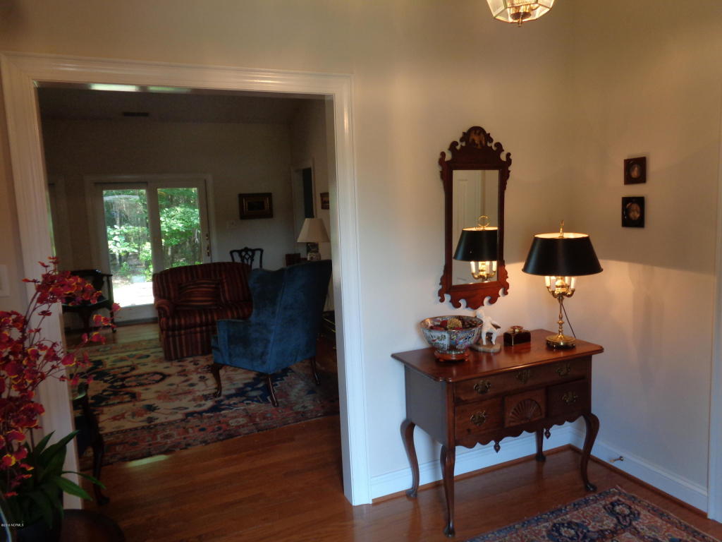 1012 Devonshire Dr, Trent Woods, NC 28562 photo 2