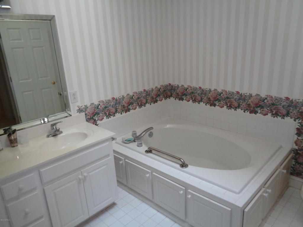 1012 Devonshire Dr, Trent Woods, NC 28562 photo 10