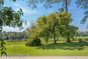 752 Gregory Fork Rd, Richlands, NC 28574 photo 4