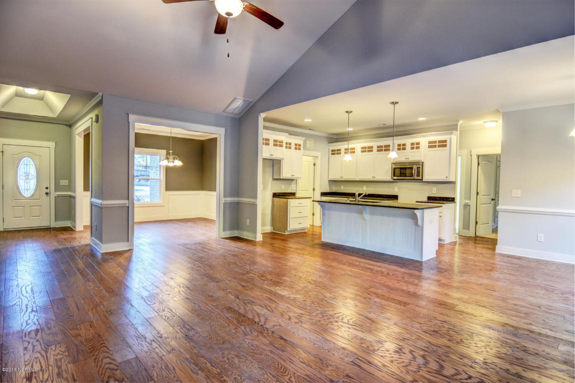 101 Weathersbee Dr, Hampstead, NC 28443 photo 6