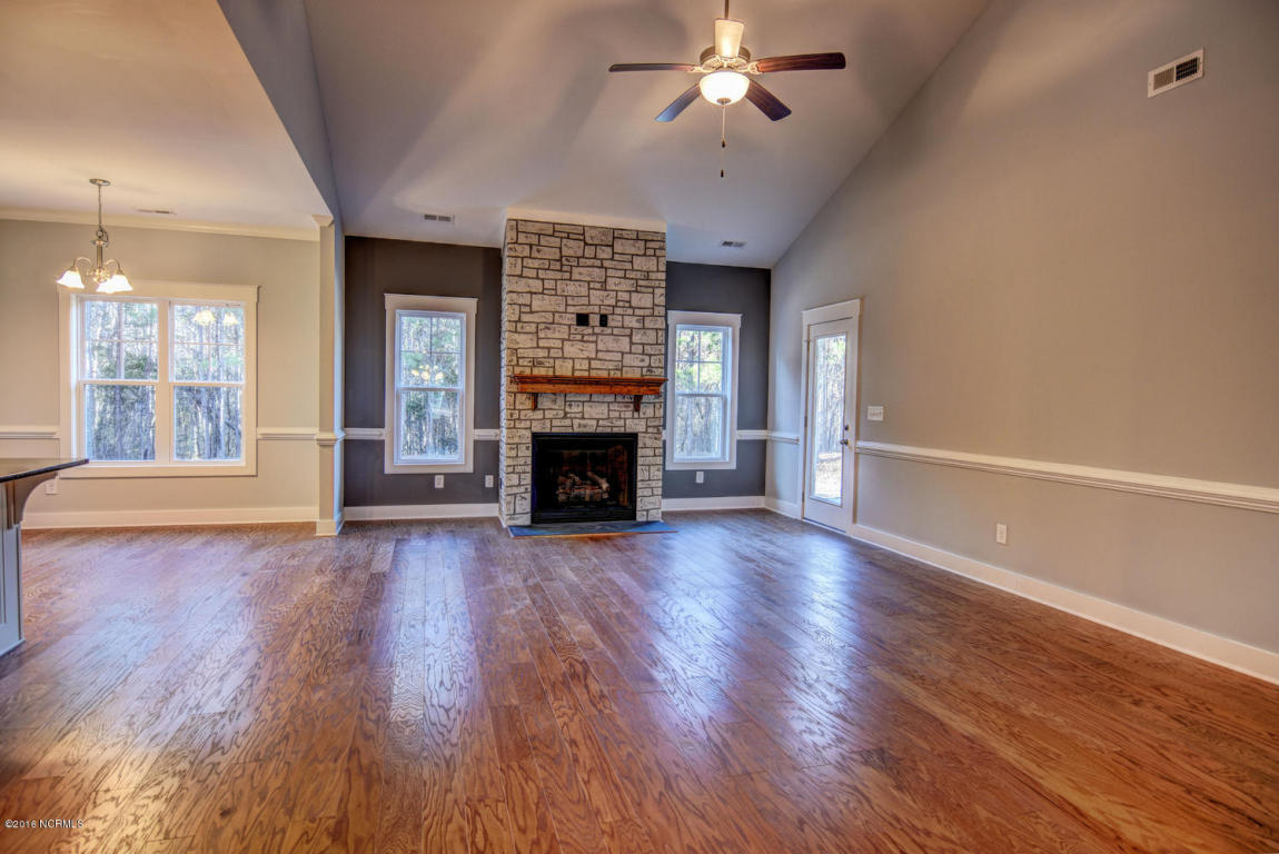 101 Weathersbee Dr, Hampstead, NC 28443 photo 5