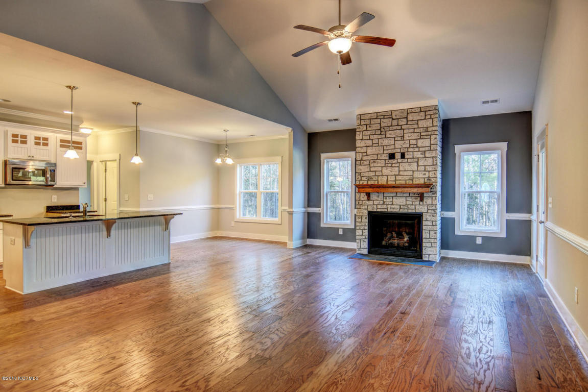 101 Weathersbee Dr, Hampstead, NC 28443 photo 4