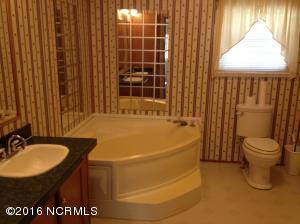206 Meadow Ln E, Hubert, NC 28539 photo 6