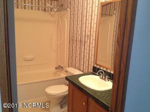 206 Meadow Ln E, Hubert, NC 28539 photo 2