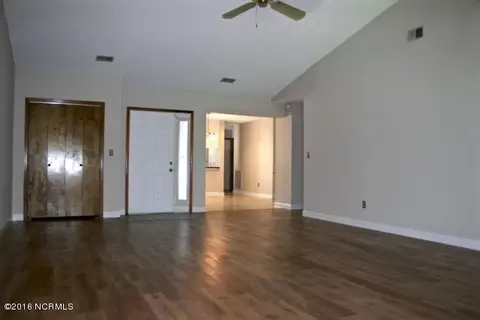 98 Red Bird Ln, Hampstead, NC 28443 photo 5