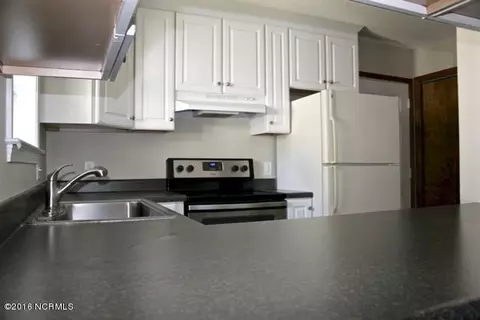 98 Red Bird Ln, Hampstead, NC 28443 photo 9