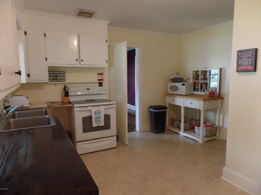 4233 Park Ave, Ayden, NC 28513 photo 2