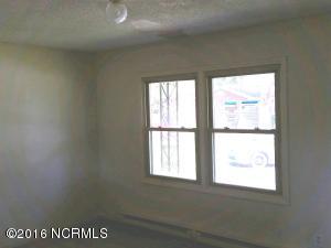 4502 Johnson Cir, Ayden, NC 28513 photo 3