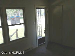 4502 Johnson Cir, Ayden, NC 28513 photo 4