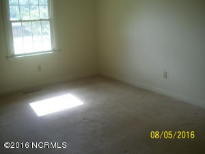 209 Hanover St, Williamston, NC 27892 photo 5