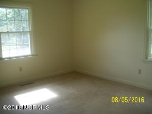 209 Hanover St, Williamston, NC 27892 photo 8