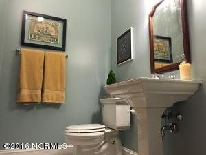 307 Middle St #E, New Bern, NC 28560 photo 8