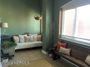 307 Middle St #E, New Bern, NC 28560 photo 2