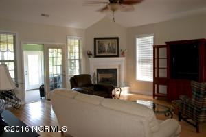 1013 Highlands Dr, Hampstead, NC 28443 photo 7