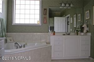1013 Highlands Dr, Hampstead, NC 28443 photo 29