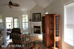 1013 Highlands Dr, Hampstead, NC 28443 photo 5