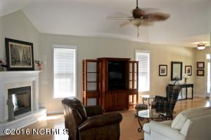 1013 Highlands Dr, Hampstead, NC 28443 photo 6