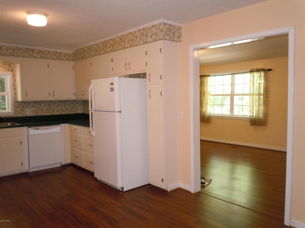 91 Enzor St, Fair Bluff, NC 28439 photo 10