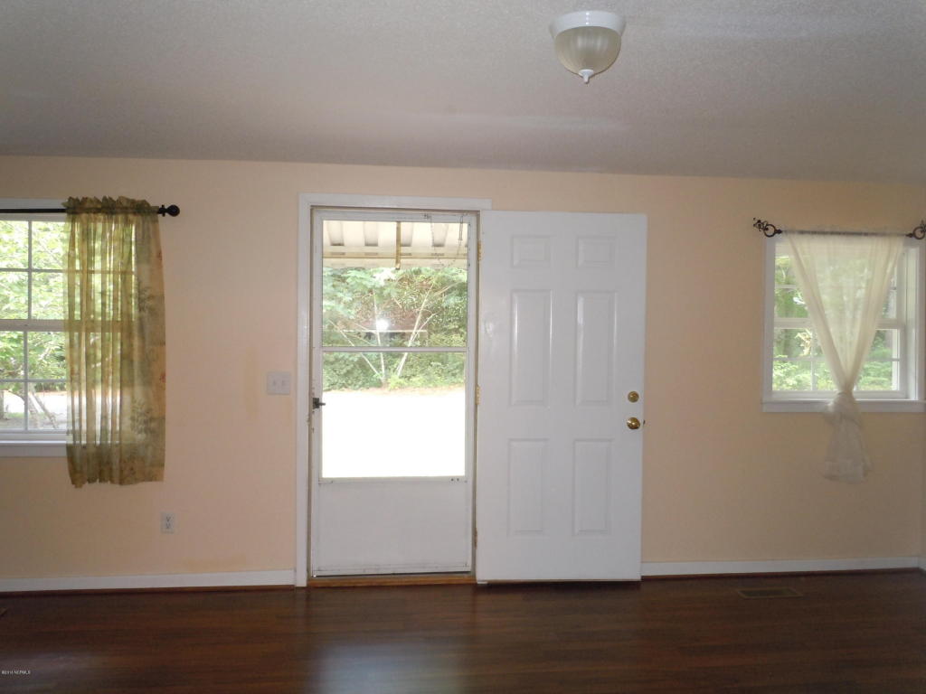91 Enzor St, Fair Bluff, NC 28439 photo 8