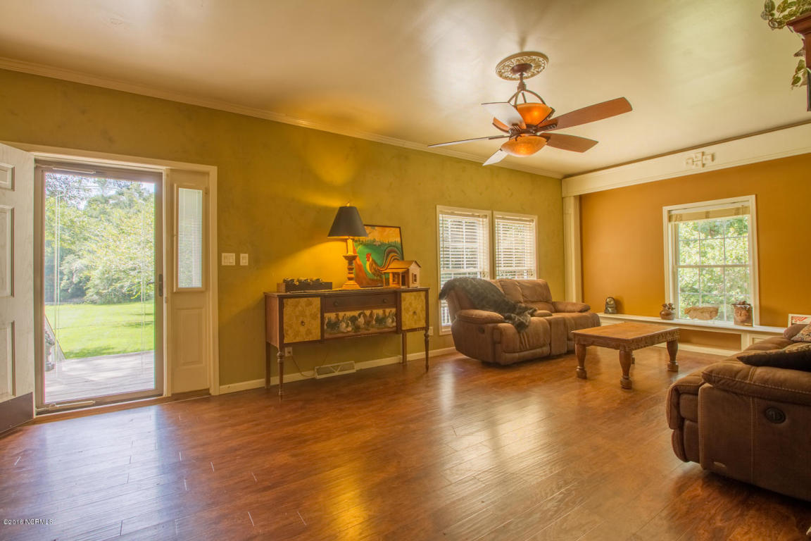 244 Racoon Hollow Rd, Atkinson, NC 28421 photo 5